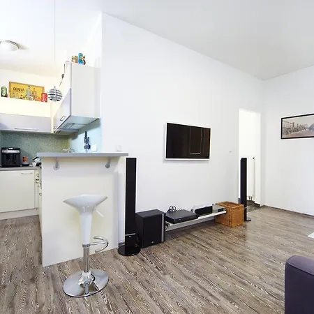Stepanska Apartment *