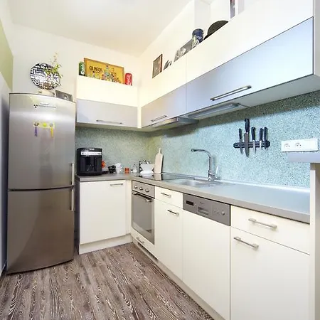 Stepanska Apartment *